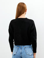 Vav Knitted Winter Buttoned Crop Top Black