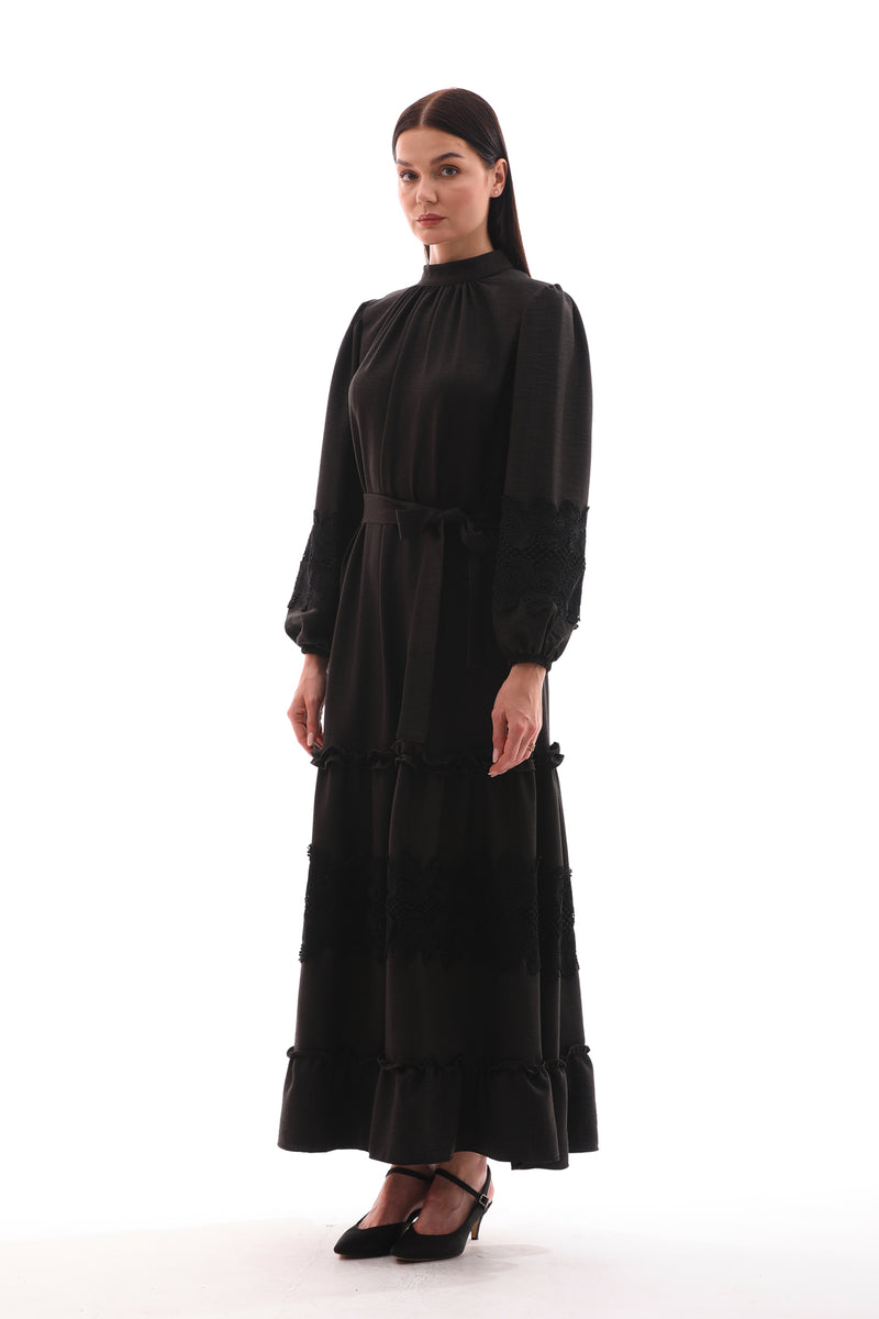 A&M Lace Detailed Dress Black