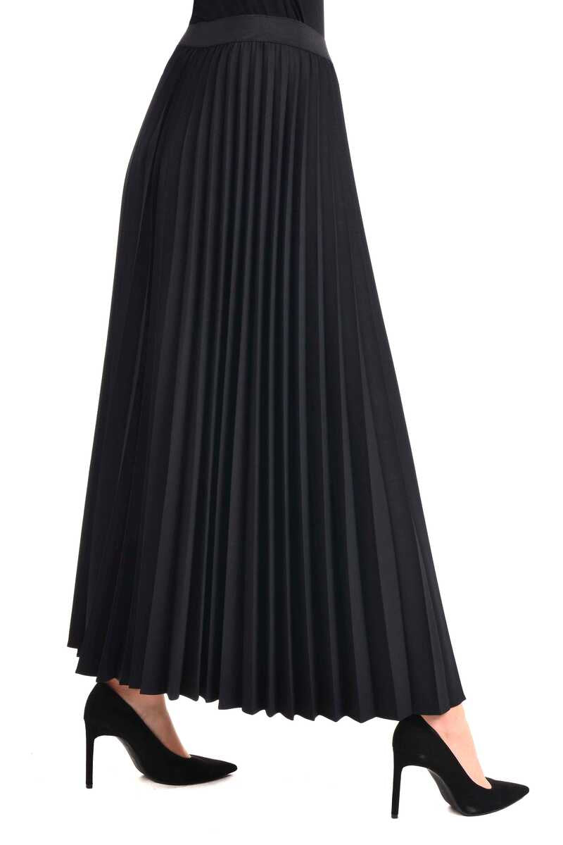 Invee Skirt Black